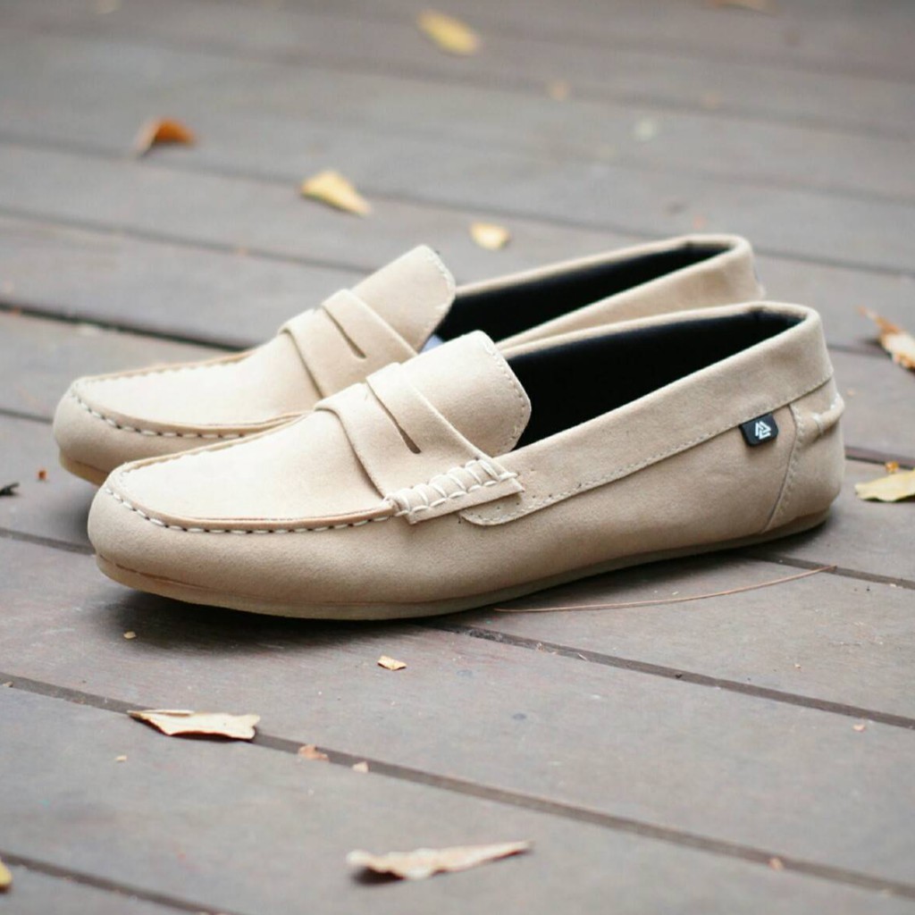 MOLK Sepatu Pria Loafers Casual Formal Simpel Suede Hitam Original