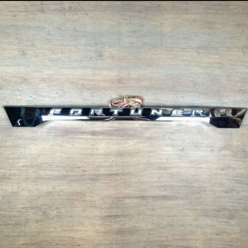Trunk lid fortuner 2012-2013-2014-2015 led