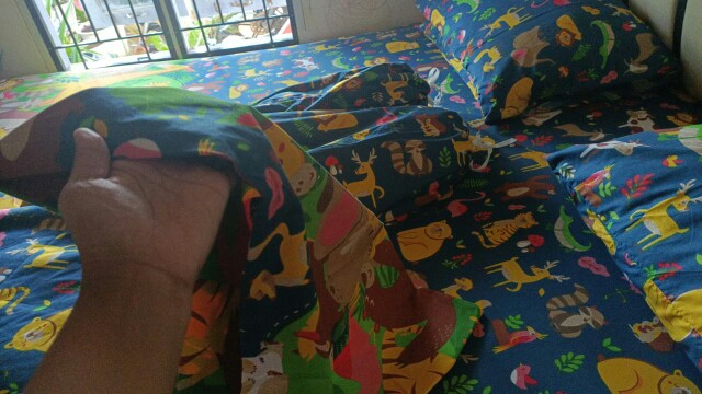 Sprei Sudut Karet Polos Emboss 120x200 ( Dobel Karet)