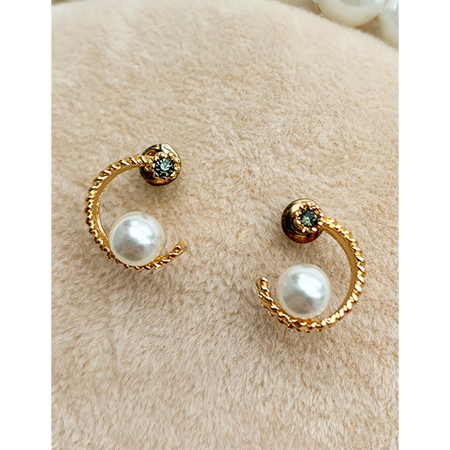 LRC Anting Tusuk Fashion Gentle And Delicate Earrings Imitation Pearl S925 Silver Earrings F75334