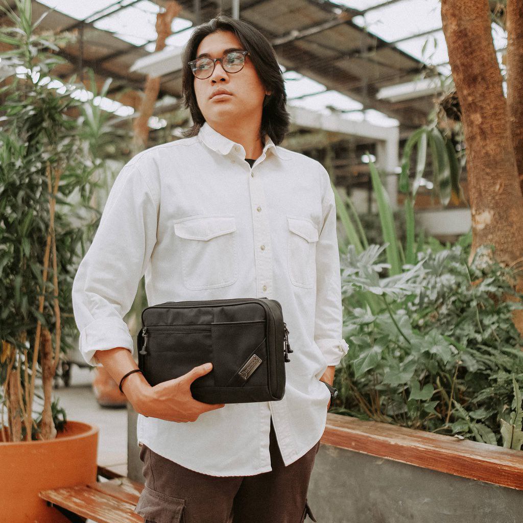 Tas Selempang Pria Waterproof Muat Tab 11 Inch Original - Hesper Mokamula