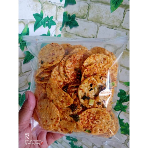 

Cemilan Makanan Ringan Keripik Elod kandel jeletot original dan pedas tahan sampai 3 bln Dijamin enak