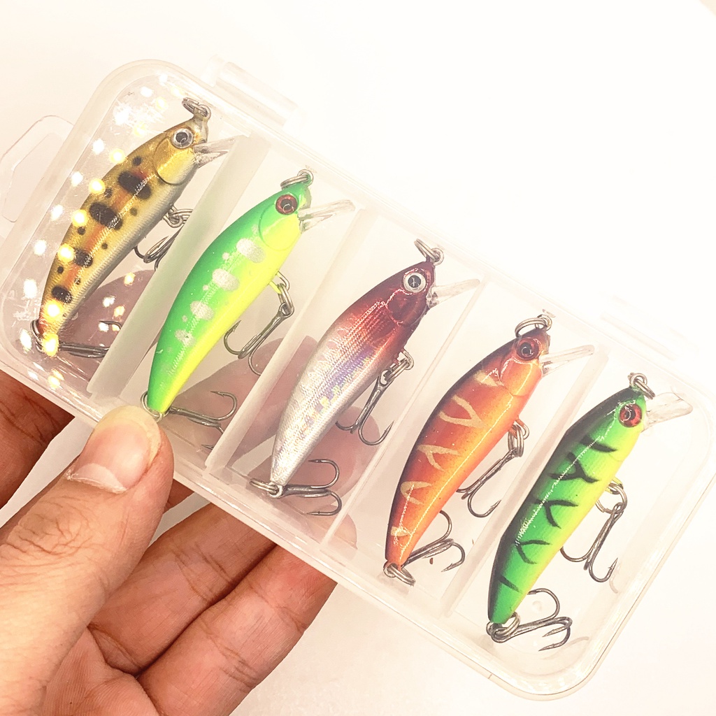 5pcs / Kotak Umpan Pancing Ikan Minnow 5cm 5g Dengan Kail Wobbler