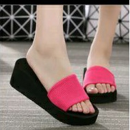 Sandal wedges kokop bludru wanita