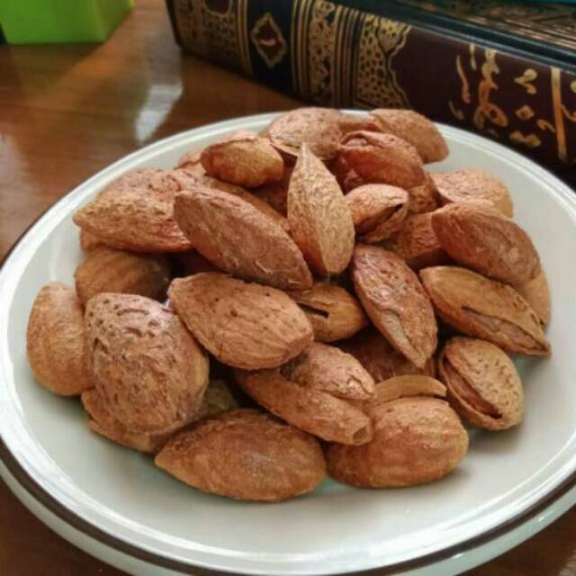 

KACANG ALMOND / KACANG ALMOND KULIT / ROASTED ALMOND / ALMOND PANGGANG