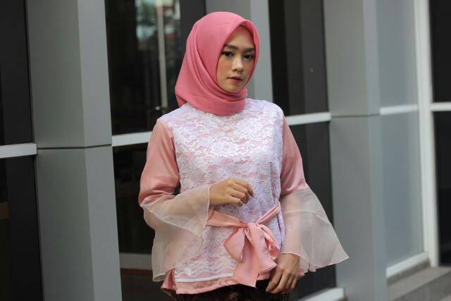 Blouse Kebaya Hijab Tulle Brokat Wanita Softpink Putih M L XL XXL