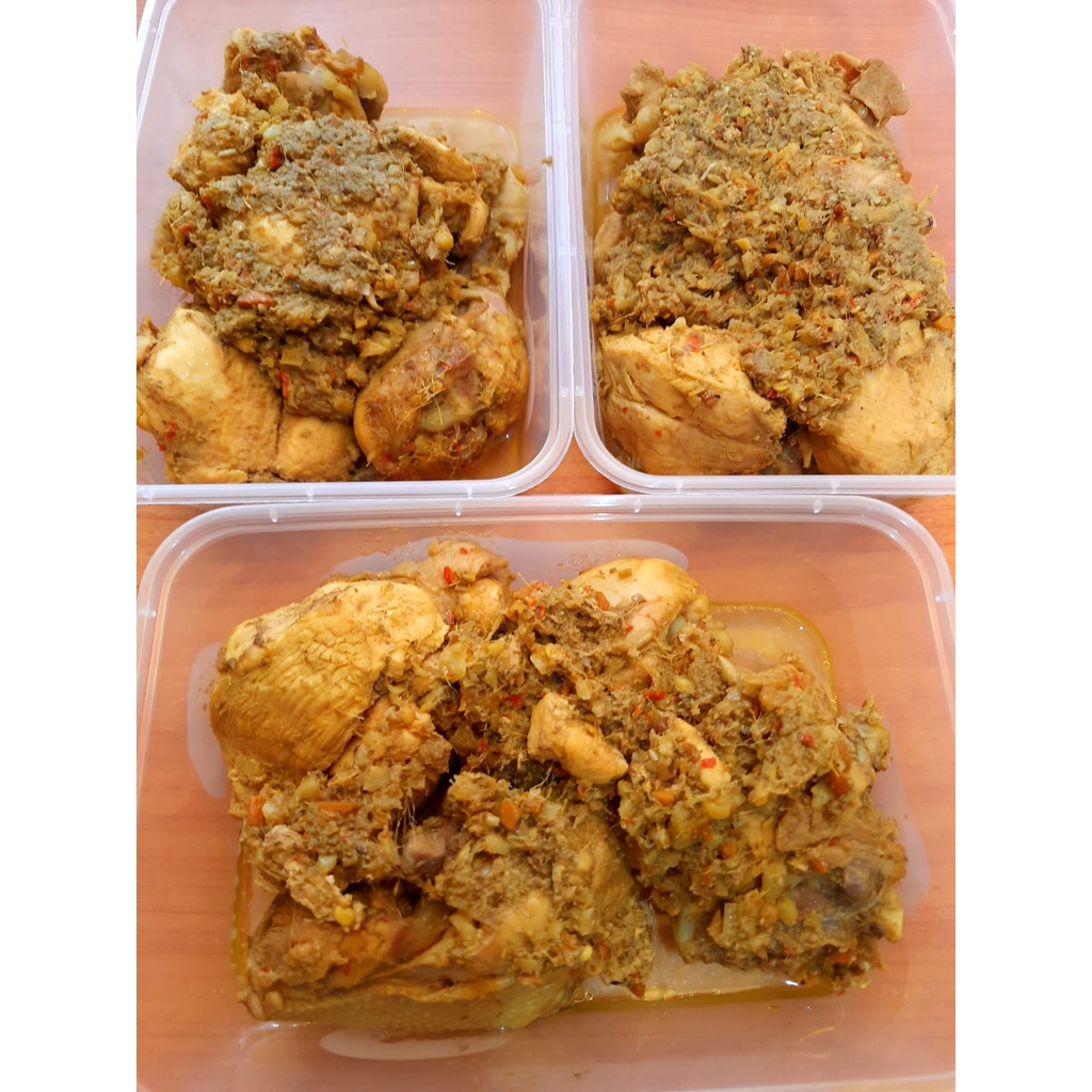 

Ayam betutu khas Bali.