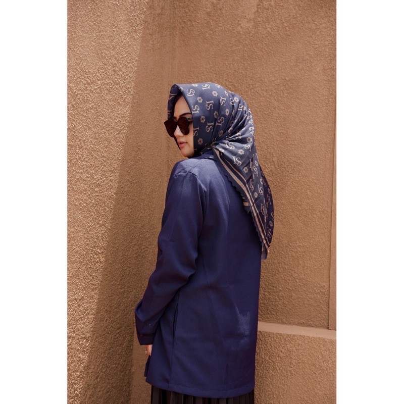 Lasabelle preloved sharjah navy