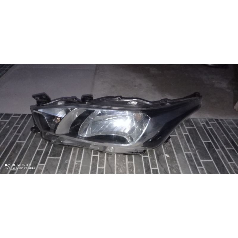 Headlamp lampu depan Yaris 2014