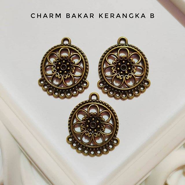 Charm bakar kerangka B