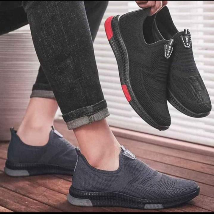 SEPATU SNEAKER PRIA TANPA TALI STRS 002