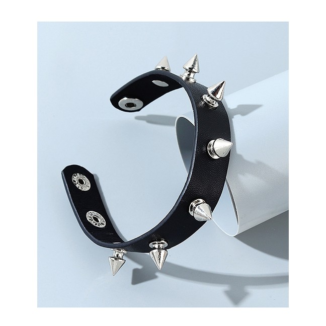 LRC Anting Tusuk Fashion Black Rivet Alloy Mens Bracelet Y64884