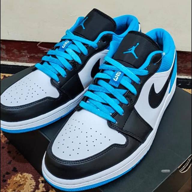 Nike Air Jordan 1 Low SE Laser Blue BNIB