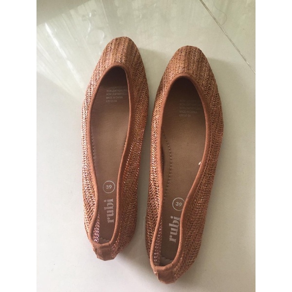 sepatu wanita flat ruby cotton on