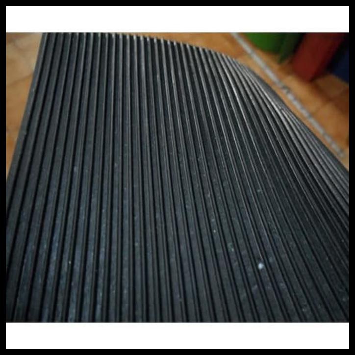 Karpet Karet Motif Garis Meteran Dan Roll An