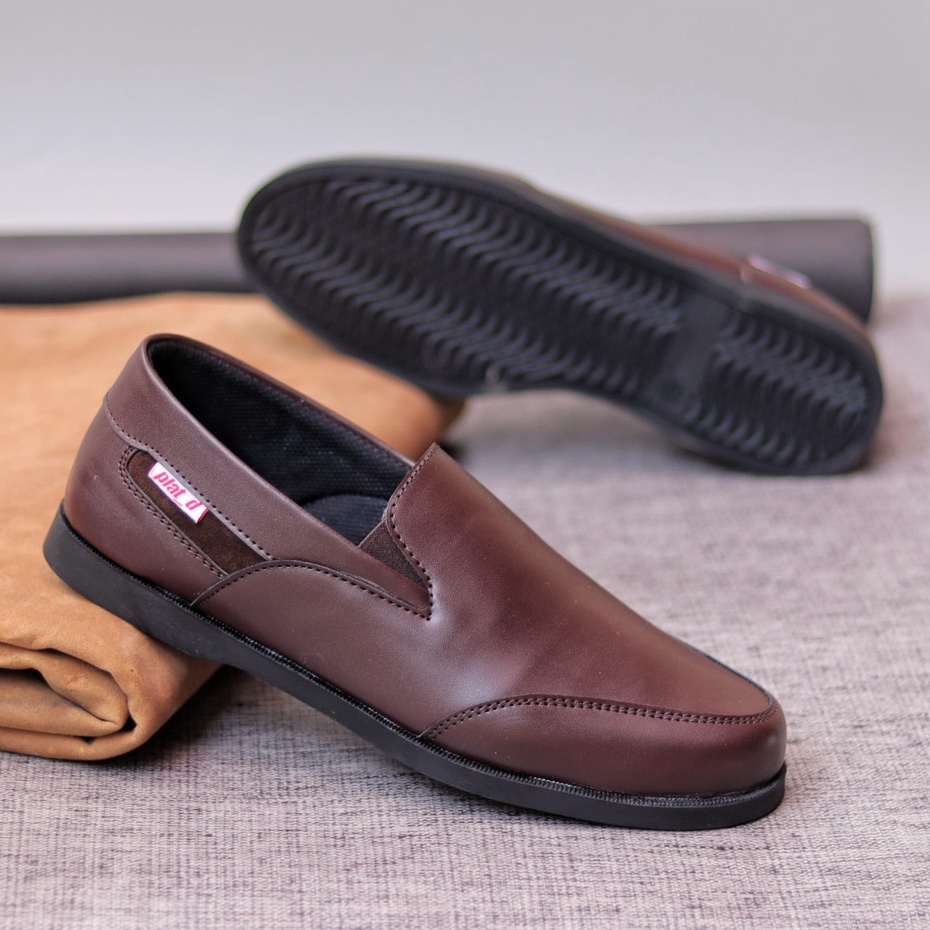 MOLK Sepatu Kasual Formal Pria Kulit Sintetik Pantofel Kerja Kantor Kuliah