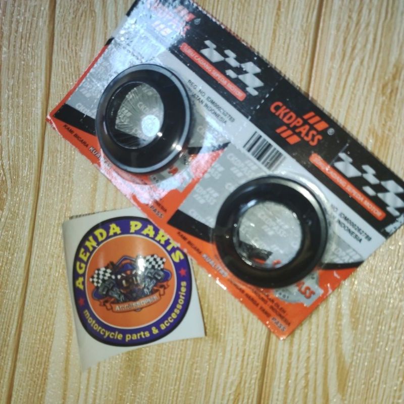 karet seal debu tutup shock depan grand