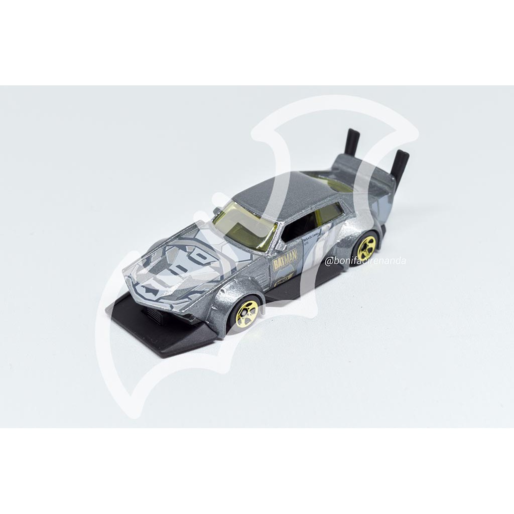 Hot Wheels Mad Manga Batman VS Superman Loose