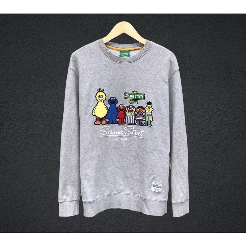 CREWNECK PANCOAT X SESAME STREET