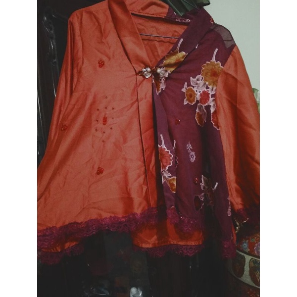 Atasan Luire by Raden Sirait