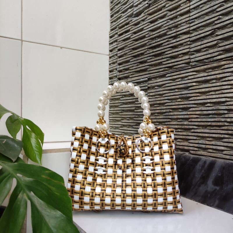TAS JALI ANYAMAN BALI MINI PATTY MUTIARA