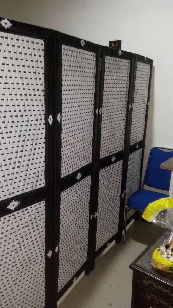 Partisi 4 Pintu Rotan Sintetis