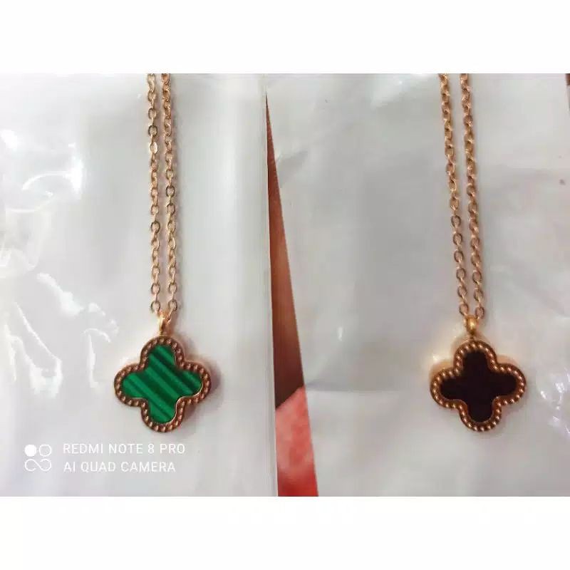 KALUNG TITANIUM LIONTIN DAUN BAGUS WARNA ROSE GOLD