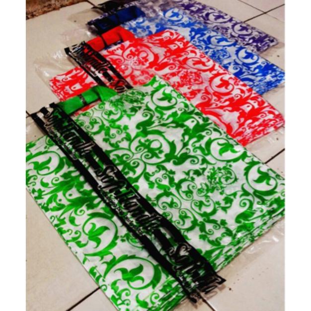 

50Lembar Softhandle Batik 35X38Cm Kantong Plastik Tenteng Belanja Baju Tas Souvenir Motif Gambar