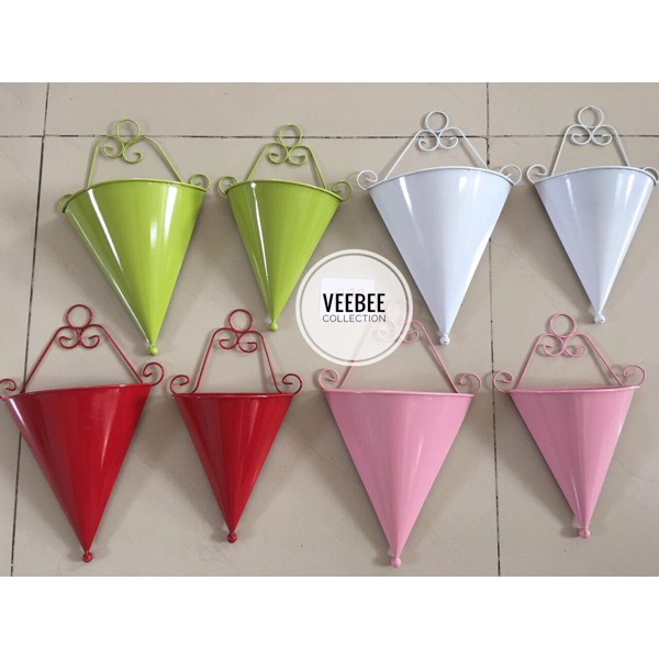 Vas bunga dinding besi besar/ vas bunga gantung besi