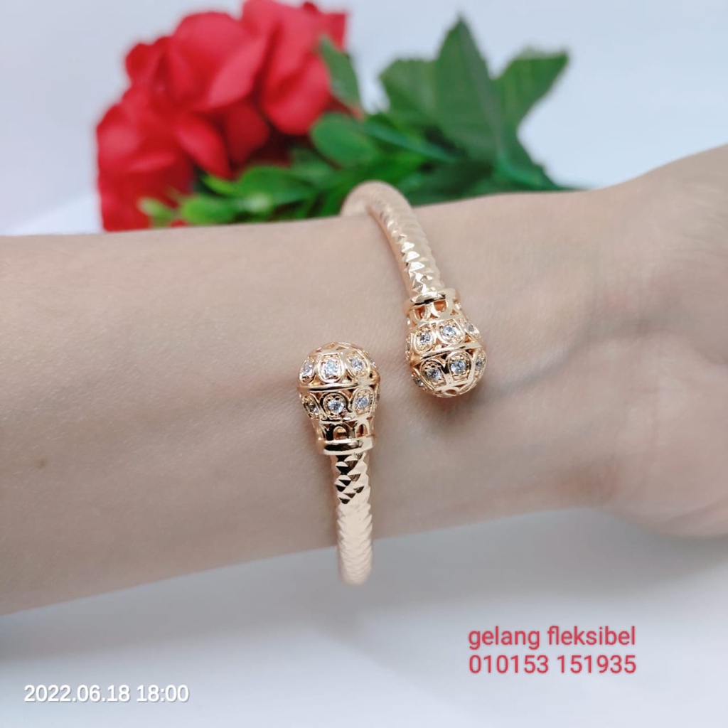 Gelang Tangan Fleksibel Bangle Wanita Titanium Xuping Perhiasan Aksesoris Fashion Lapis Emas Anti Karat