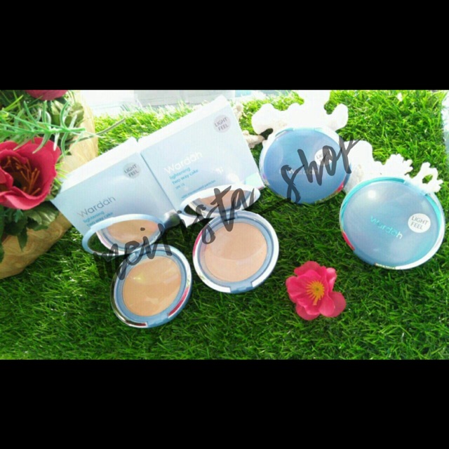 PROMO WARDAH Lightening Powder Foundation Light Feel/BEDAK PADAT/TWC +TEMPAT