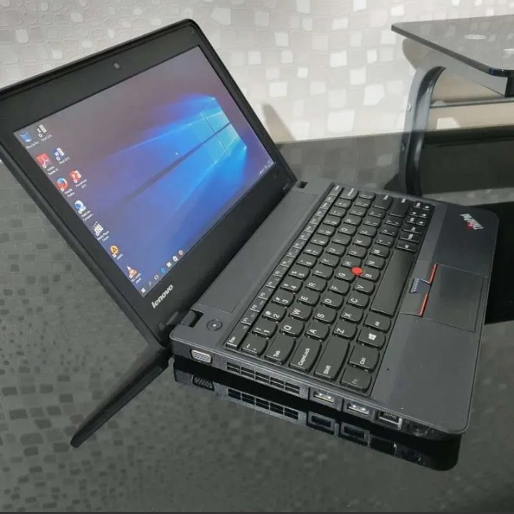 Laptop Lenovo Thinkpad X130E core i3//win10//free tas minus karet