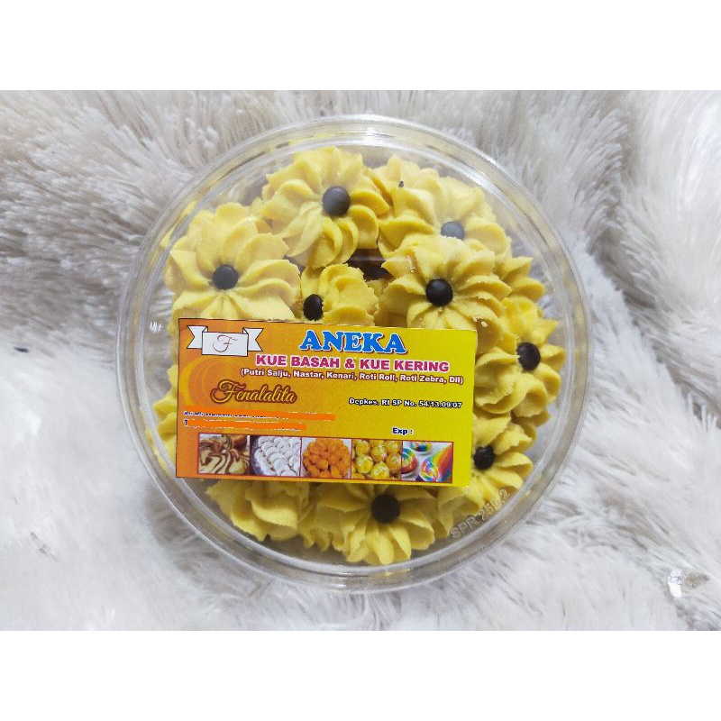 

Kuker mawar toping choco cips Kemasan toples 250gr - kue kering
