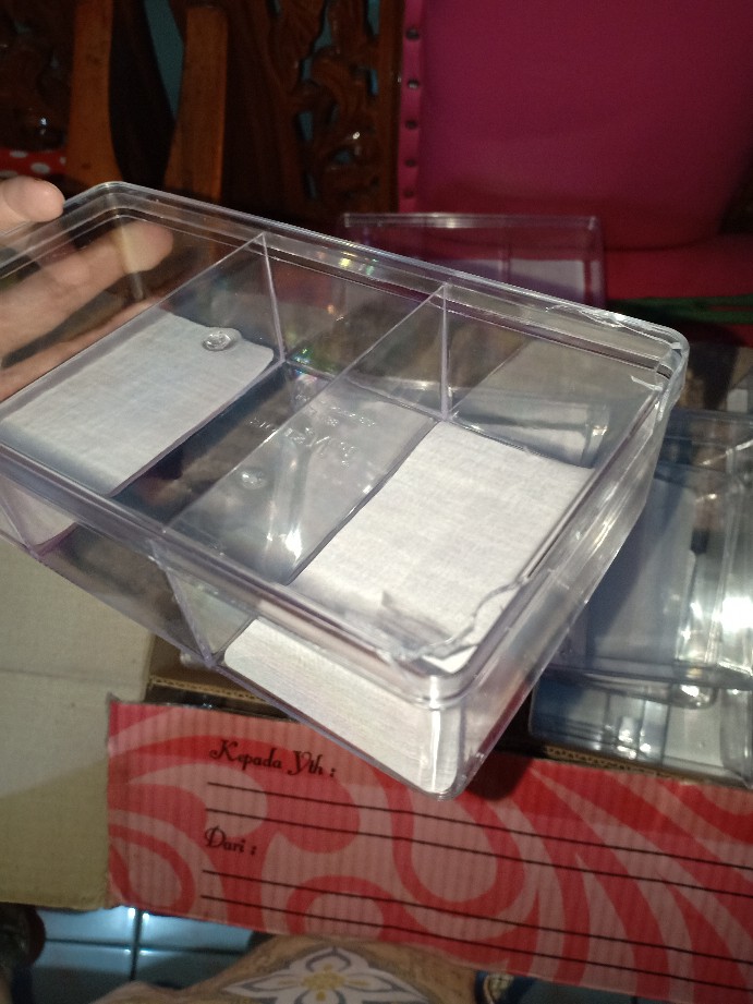 Toples Nuai Persegi Panjang Sekat 3 Nuai Sn 738 (500gr)