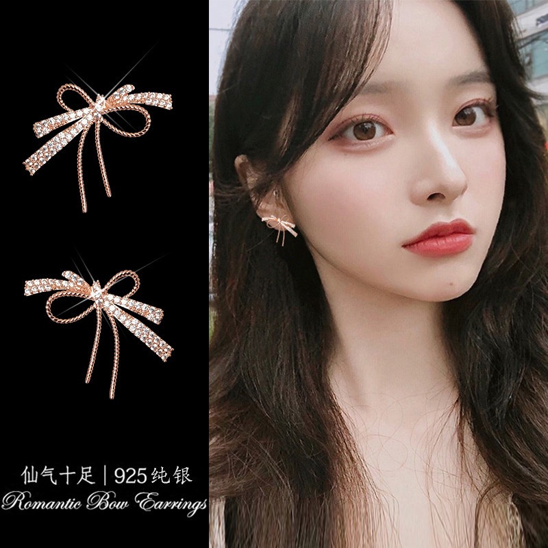 Anting Desain Pita Model Simple Untuk Wanita