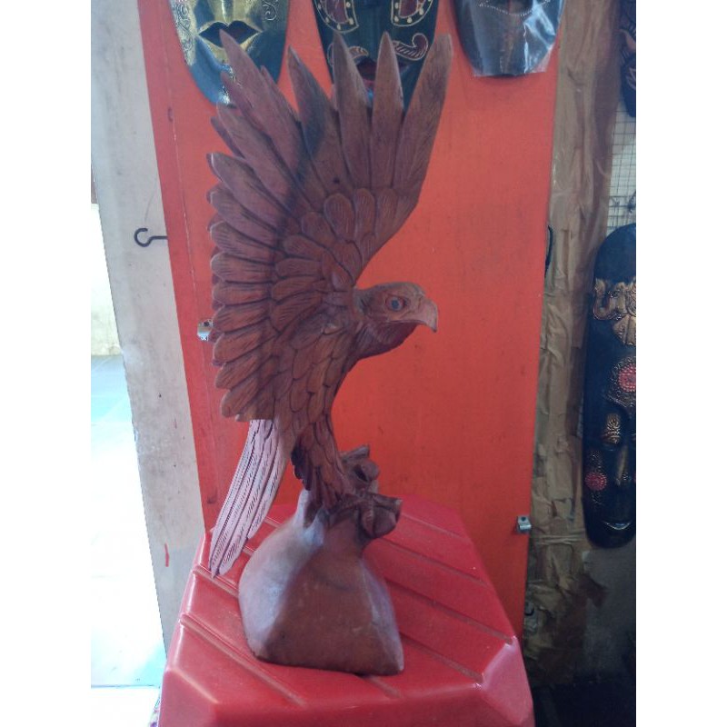 Patung burung elang bahan kayu oven