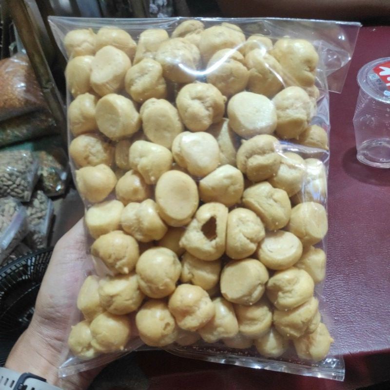

Kue Soes Keju Bulat (200gr) Soes Keju Kiloan