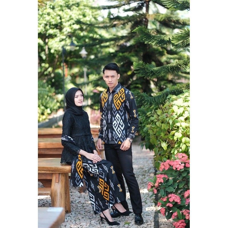 BATIK COUPLE KEBAYA TUNANGAN AGHNIA HITAM LAMARAN WISUDA KONDANGAN