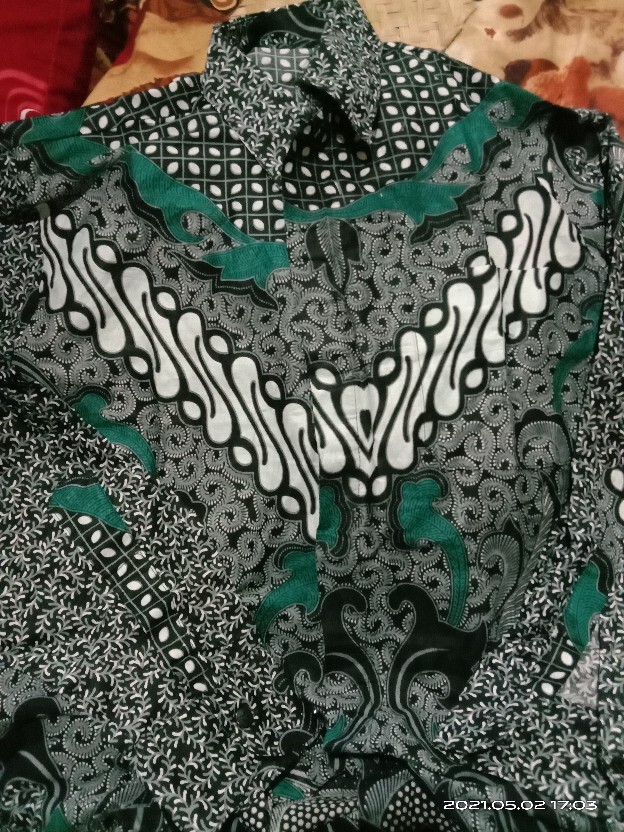 Baju Kemeja Batik Pria Lengan Panjang