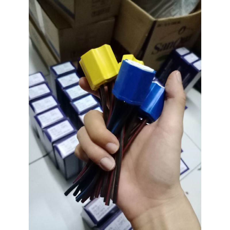 SOCKET RELAY WARNA RANDOM