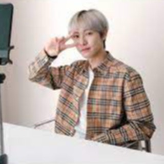 KEMEJA KOTAK RENJUN NCT DREAM/PLAID BLOUSE KOREAN RENJUN NCT DREAM KEMEJA KOTAK-KOTAK BY MA