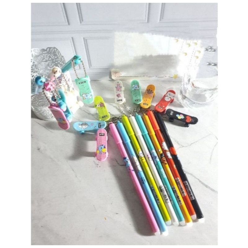 

pulpen/pen gel model skateboard gambar BTS BT-21 isi 12 pcs