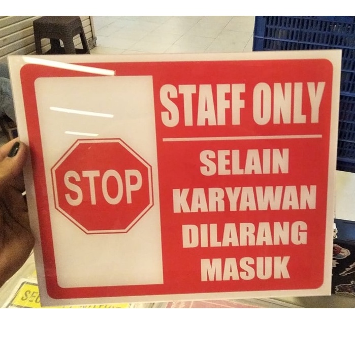 

Akrilik Staff Only 35x20 Rambu Selain Karyawan Dilarang Masuk