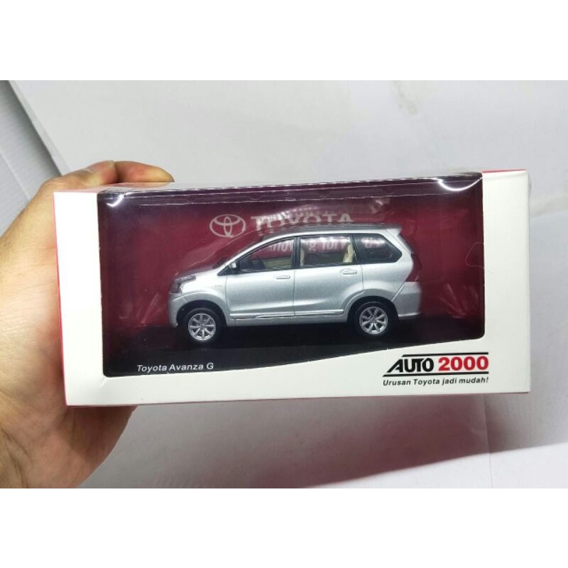 Diecast mobil Toypta Avanza type G 1:43