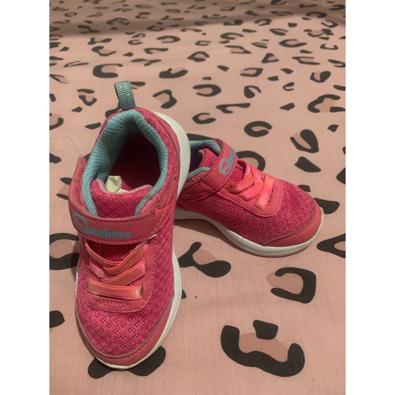 Skechers sepatu anak perempuan (preloved)