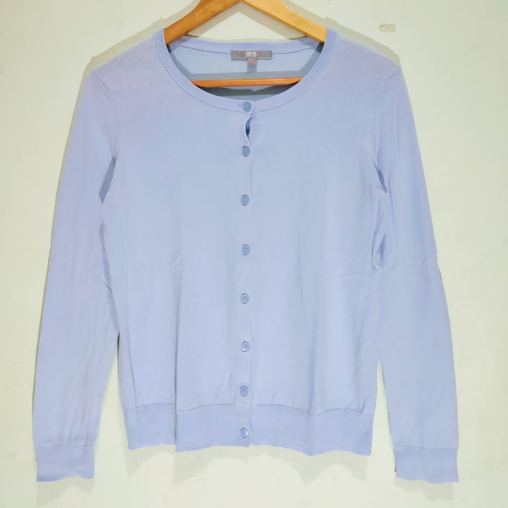 thrift uniqlo  cardigan  baby blue Shopee Indonesia