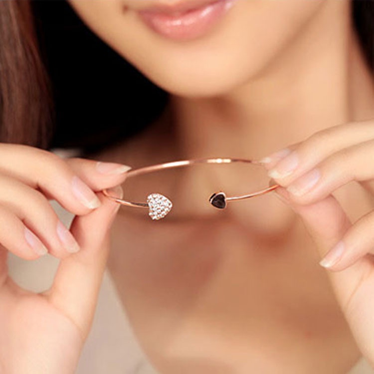 Gelang Model Terbuka Desain Hati Ganda Hias Berlian Gaya Korea Eropa Amerika Untuk Wanita