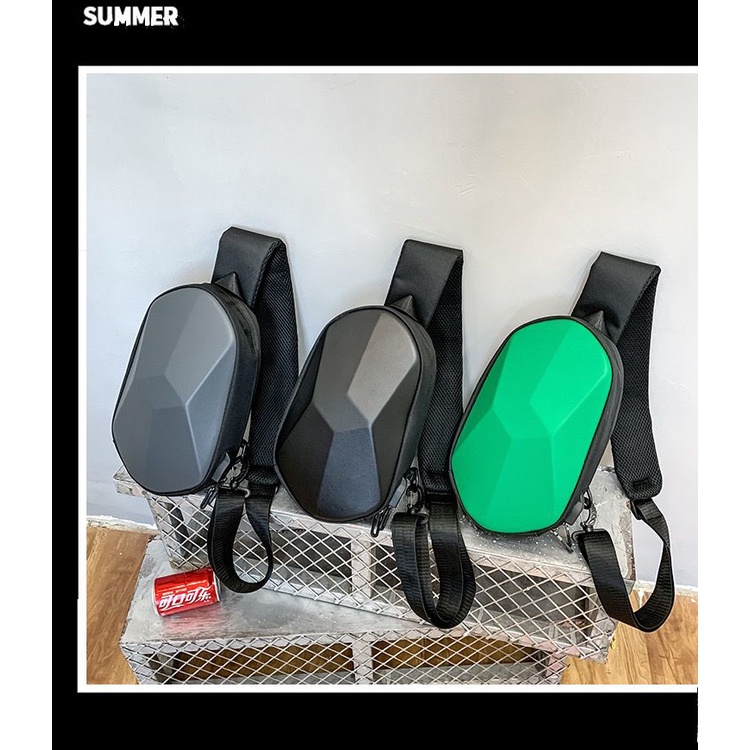 TAS PRIA/WANITA SLINGBAG KEKINIAN TERBARU DENGAN USB PORT HM15