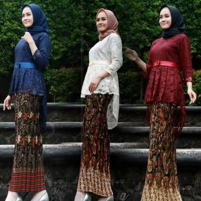 SET KEBAYA BROKAT AURORA KEBAYA KONDANGAN KEBAYA WISUDA ROK PLISKET BATIK