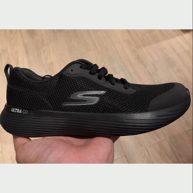 skechers hitam